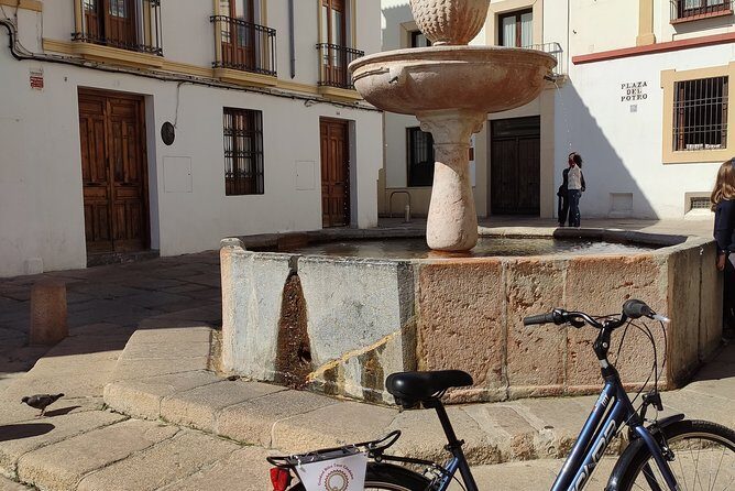 Bike Tour Córdoba - Patios matter more than photos: how to enjoy the courtyard stops