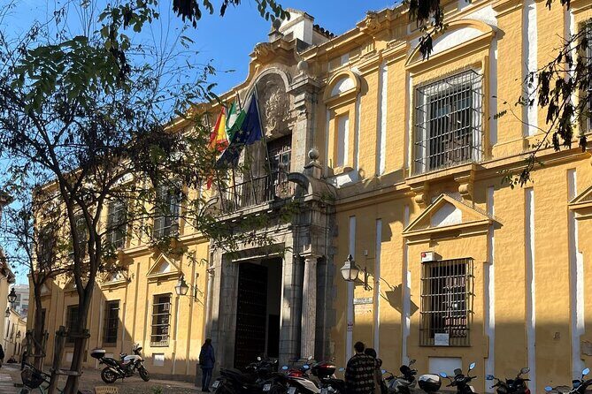 City of Caliphs: A Self-Guided Walking Tour of Córdoba’s History - Courtyards in full view: patios, oranges, and the quiet magic
