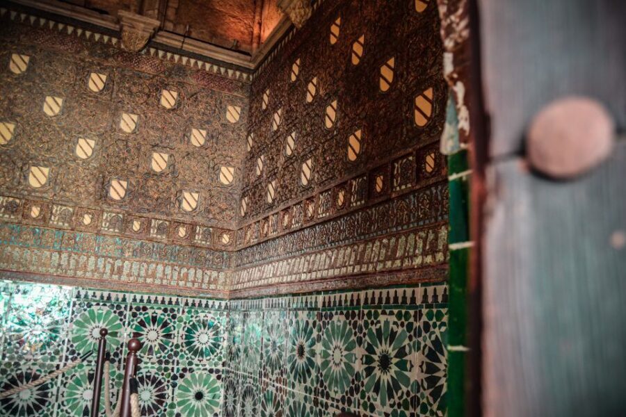 Cordoba: 2.5-Hour Guided Jewish Quarter and Alcazar Tour - Arab Baths of the Caliphal Alcázar: why baths are more than a stop