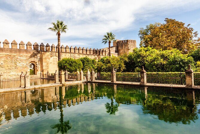 Córdoba: Alcazar Skip the Line Guided Tour - Skip-the-line logistics: how to make sure your ticket works