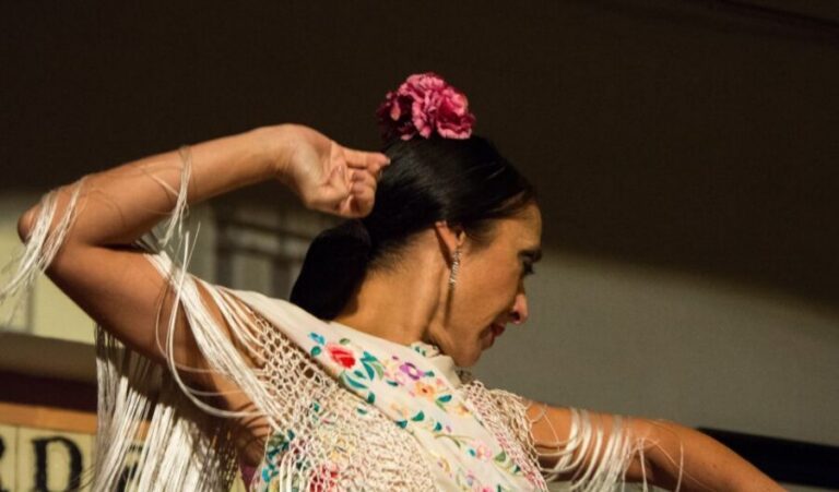 Córdoba: Flamenco Show Ticket with Drinks - The 80-minute structure: how the show keeps momentum