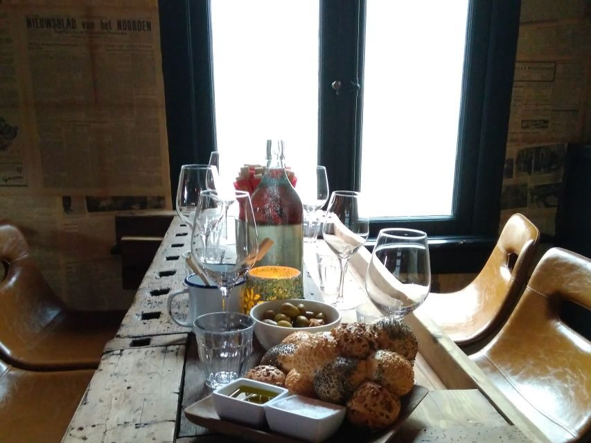 Córdoba: Local Wine Tasting Evening - Tapas paired to each wine: how the food makes the lesson stick