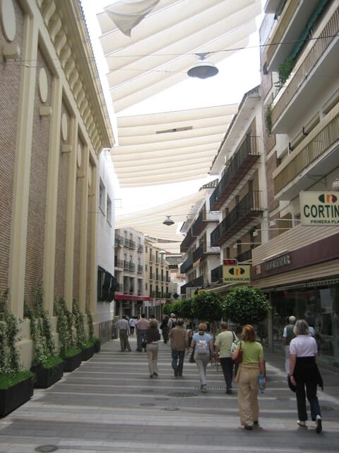 Córdoba Mid-Morning Walk - Small Groups, Native English. - Mosque-Cathedral views: street-level impact before tickets