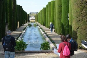 Cordoba Monuments Intensive Tour in English Tickets included - Monument to the Lovers and La Judería Lane-Walking