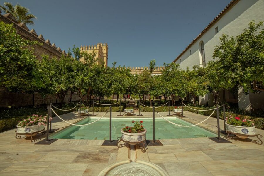Córdoba: Mosque-Cathedral and Alcazar Tour - Who should book this tour, and who should skip it