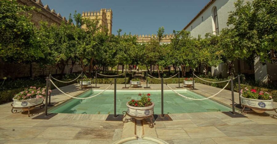 Córdoba: Mosque-Cathedral and Alcazar Tour - Starting at the Courtyard of the Orange Trees: a smart first move