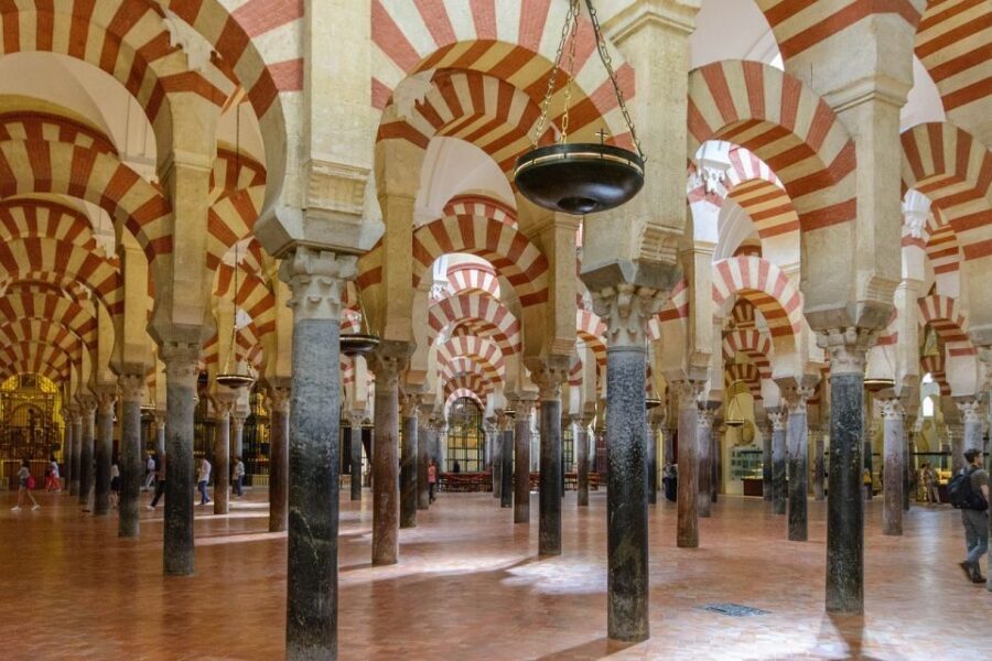 Córdoba: Mosque-Cathedral and Alcazar Tour - Alcázar access during restoration: what you’ll see instead of the full tour