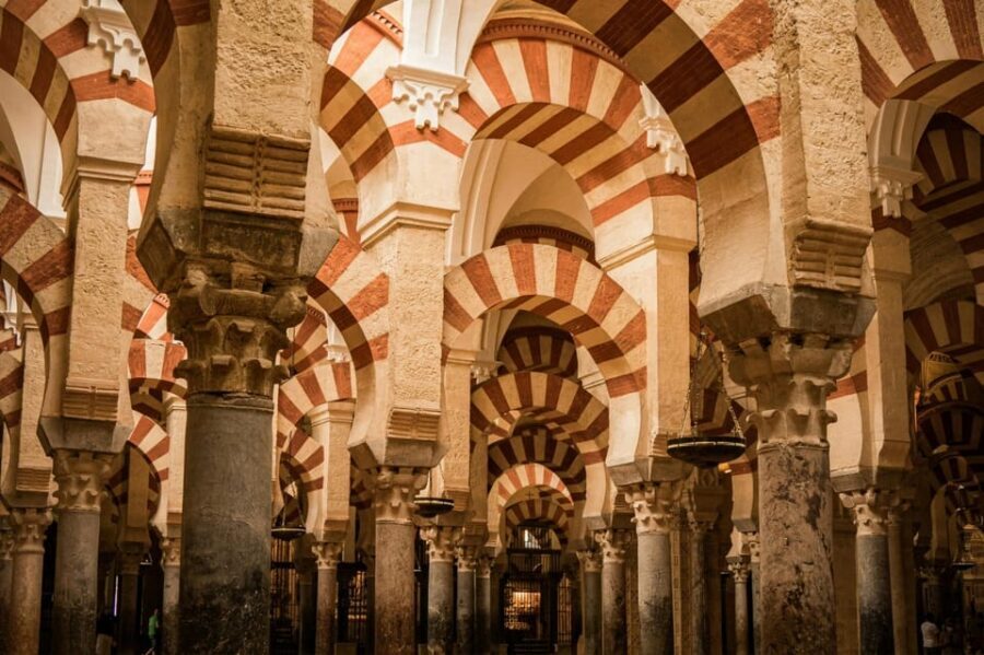 Cordoba: Mosque-Cathedral and Jewish Quarter Guided Tour - Key moments worth planning for