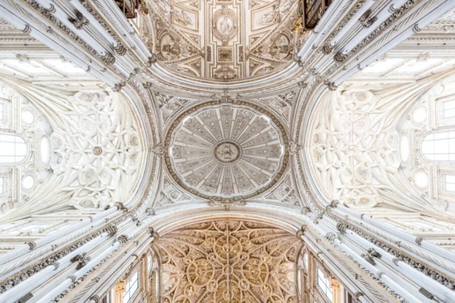 Córdoba: Mosque-Cathedral Guided Tour - The Value of an Official Guide in a Place This Detailed
