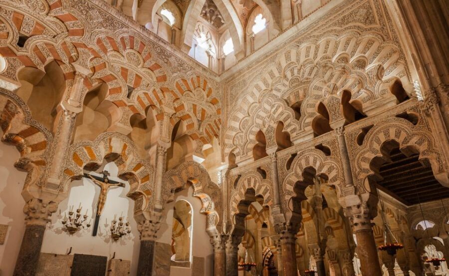 Cordoba Mosque-Cathedral: Skip-the-Line Guided Tour - Crowds, protocols, and how to get the best experience