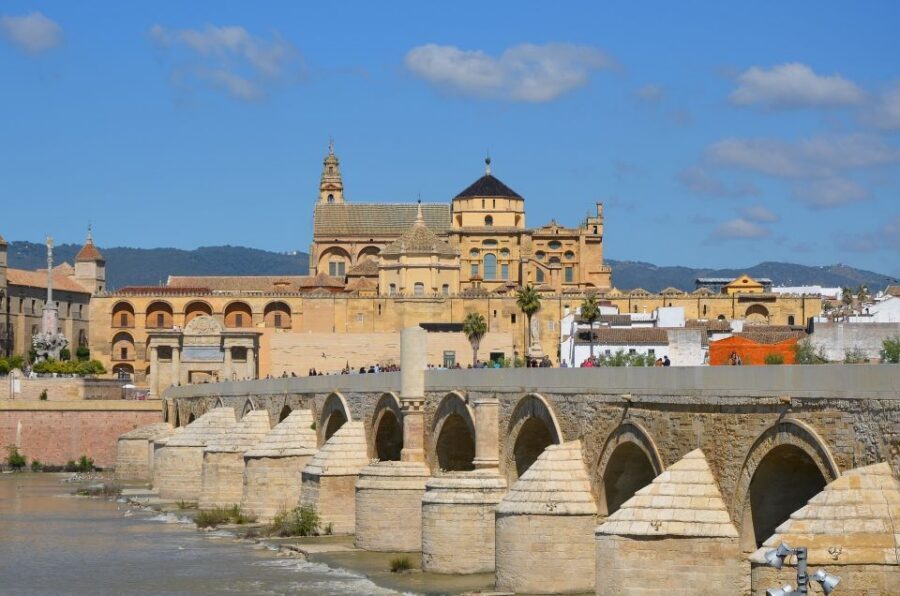 Córdoba: Private Walking Tour - Neighborhood highlights: Axerquía, Caliphal Baths, and Córdoba’s alley magic