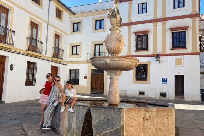 Córdoba Scavenger Hunt and City Highlights Walking Tour - Córdoba and Centro Histórico: Where the Game Makes the City Make Sense