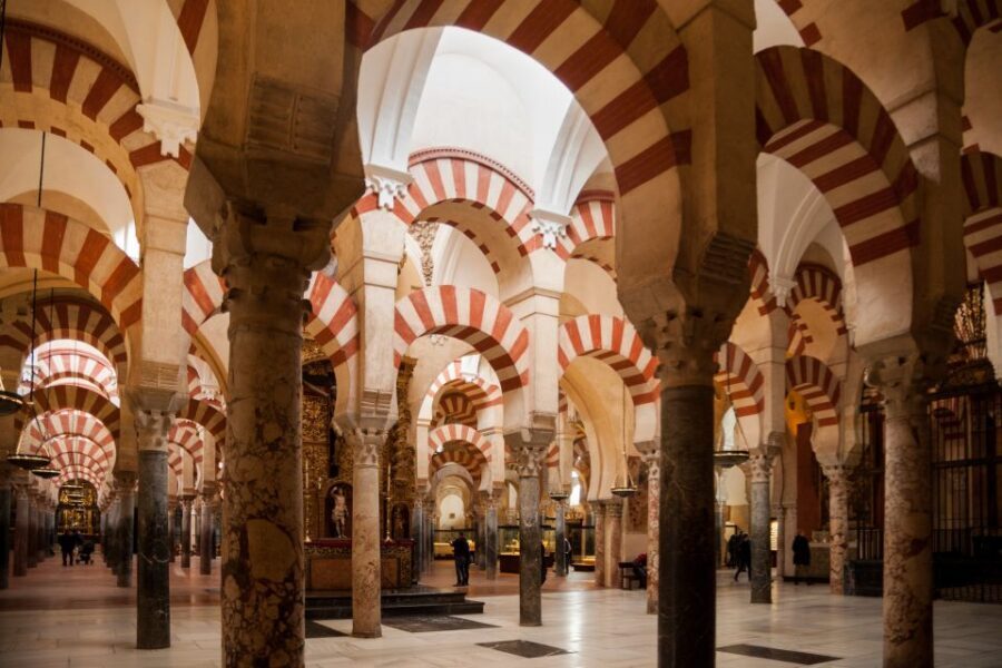 Córdoba: Skip-the-Line Great Mosque-Cathedral History Tour - The 1-hour route: the interior maze you’ll actually understand