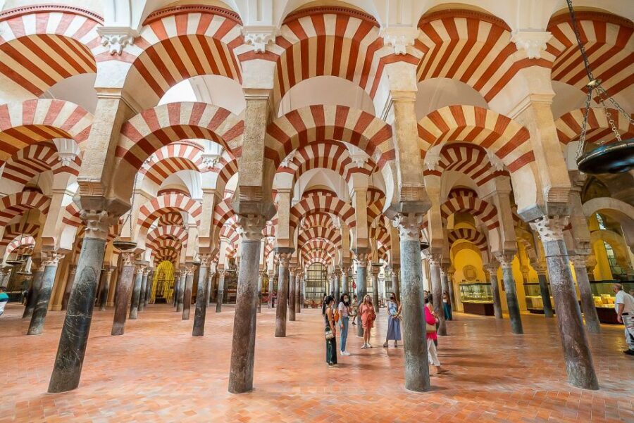 Córdoba: Skip-the-Ticket-Line Mosque-Cathedral Guided Tour - Guide quality: monolingual delivery and the kind of tour you hope for