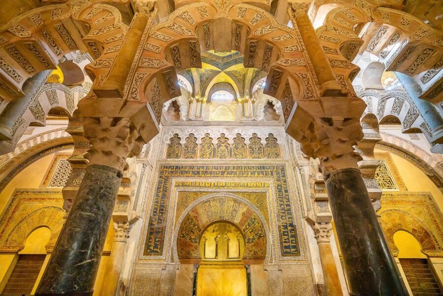 Córdoba: Skip-the-Ticket-Line Mosque-Cathedral Guided Tour - Shared vs private: picking the pace that fits your travel style