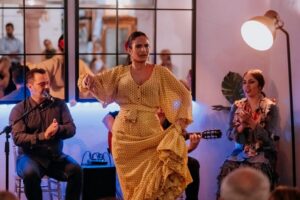 Córdoba: Tablao Flamenco at Doble de Cepa with Optional Meal - How the flamenco show works in this intimate tablao