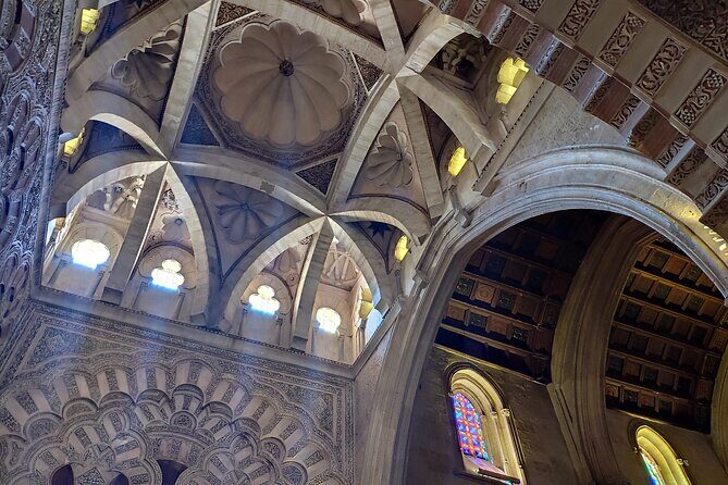 Exclusive visit to the Mosque with official guide. Small groups - Finishing inside: what to do with your extra photo time