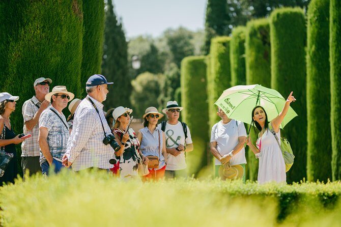 Guided tour: discover the 2 great monuments in Córdoba: Mezquita and Alcázar. - Alcázar de los Reyes Cristianos: fortress layers you can walk through