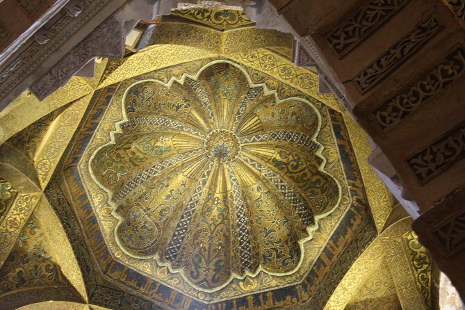 Guided tour: discover the 2 great monuments in Córdoba: Mezquita and Alcázar. - Gardens and Caliphal Baths during restoration: what’s included until Sept 12