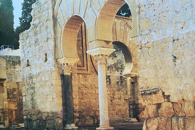Guided tour of Medina Azahara in Spanish with Bus. Official Guides - How long you’ll be out there: 2.5–3 hours that actually feel timed