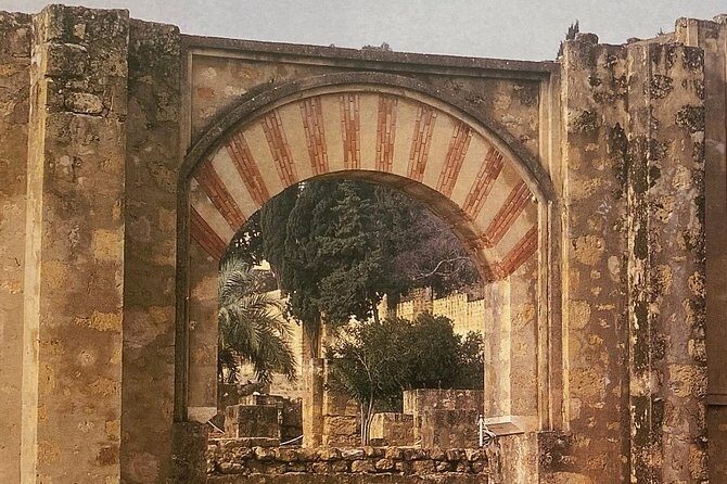Guided tour of Medina Azahara in Spanish without Bus. Official Guides - Museum and interpretation center: the context you’ll thank yourself for