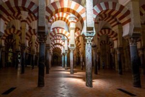 Guided tour of the monumental Córdoba on Sunday (Judería, Alcázar, Mezquita) - Stop 2: Alcázar de los Reyes Cristianos, mosaics, and the baths of Doña Leonor