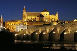 Guided visit to the Mosque-Cathedral, Jewish Quarter, Alcazar and Synagogue. Official guide - The Mosque-Cathedral view is great, but the timing is real