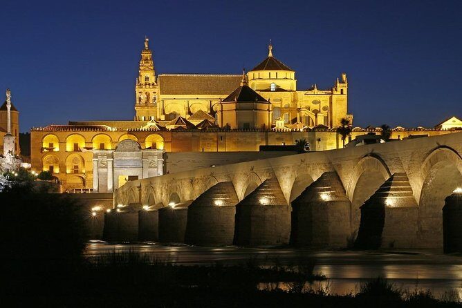 Guided visit to the Mosque-Cathedral, Jewish Quarter, Alcazar and Synagogue. Official guide - The Mosque-Cathedral view is great, but the timing is real