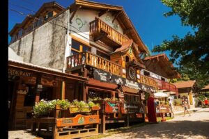 La Cumbrecita and Villa General Belgrano Full Day Tour - Los Molinos Lake Stop: Where the Views Earn Their Keep