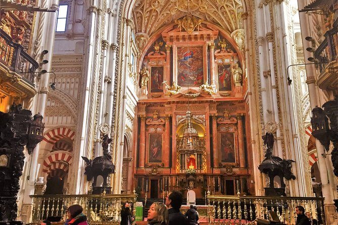 Mosque-Cathedral Cordoba Guided Tour with Priority Access - Why the Mosque-Cathedral needs a guide (and why audio helps)