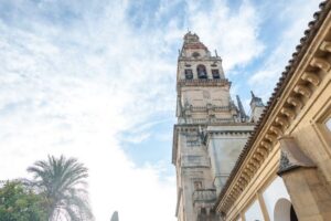 Mosque-Cathedral of Córdoba Guided Tour with Tickets - Why the Mezquita Feels Different: From Mosque to Cathedral