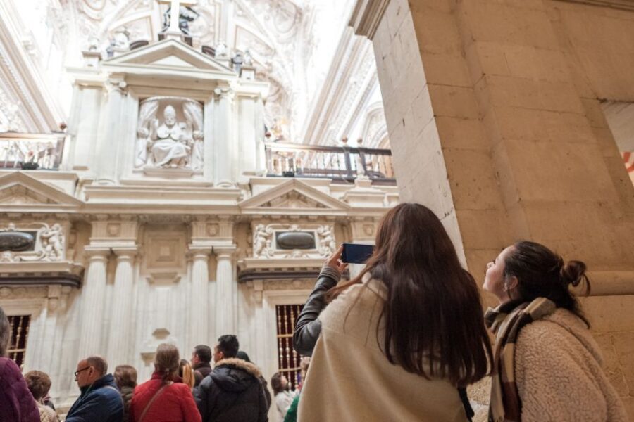 Mosque-Cathedral of Córdoba Guided Tour with Tickets - The Columns and Double Arches: The Part You Feel Before You Study