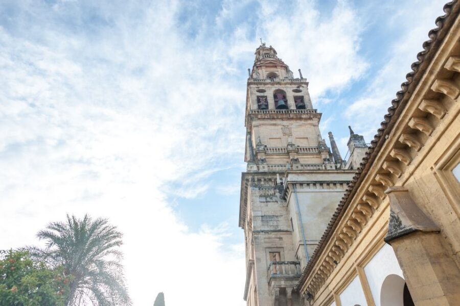 Mosque-Cathedral of Córdoba Guided Tour with Tickets - Why the Mezquita Feels Different: From Mosque to Cathedral