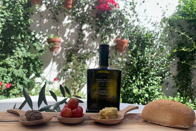 O75 . The Oliva experience that you deserve - Sweet tasting: chocolate, almonds, and EVOO ice cream