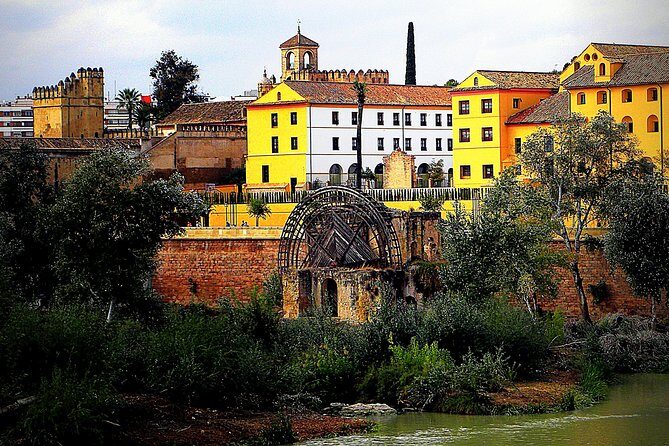 Private 3-hour Walking Tour of Cordoba with official tour guide - 9am Departure, Central Meeting Points, and Staying On Schedule