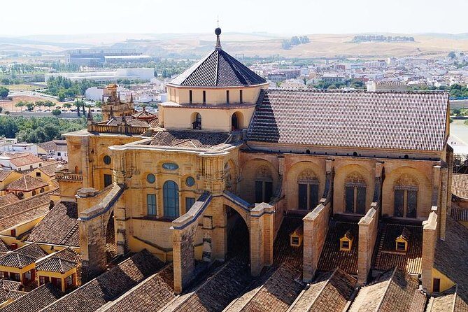 Private 3-hour Walking Tour of Cordoba with official tour guide - La Juderia: A Calm Hour in the Jewish Quarter