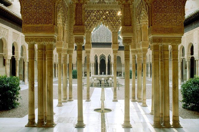 Private official tour guide for visit to Alhambra in Granada from Cordoba Hotel - Stop by stop: what you can expect inside Alhambra