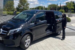 Private official tour guide for visit to Alhambra in Granada from Cordoba Hotel - What the hotel pickup and chauffeur actually change