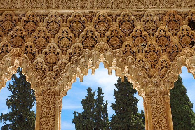 Private official tour guide for visit to Alhambra in Granada from Cordoba Hotel - Who this tour suits best (and who might not love it)