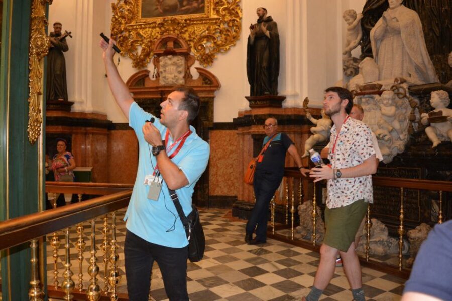Private Tour of the Mosque-Cathedral and Jewish Quarter - Skip the ticket line and go straight into the Mosque-Cathedral