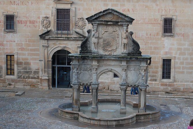 Úbeda and Baeza private tour in a day from Córdoba with tickets. - Private guides and drivers: why local style matters