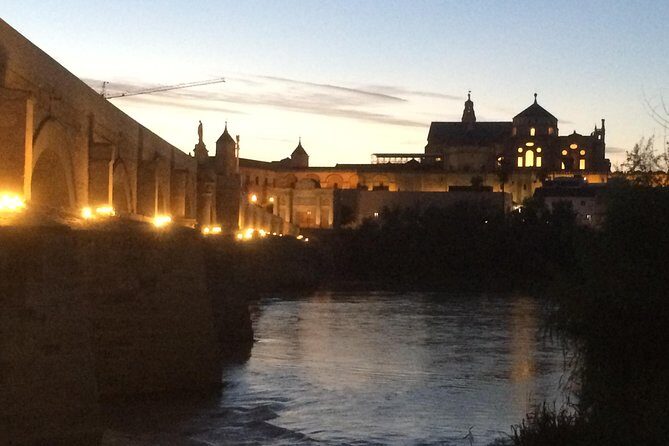 Visit in Spanish to the Cathedral Mosque. Does not include entrance ticket - Stop 1: Torre-campanario de la Mezquita-Catedral—191 steps and a minaret story