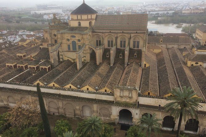 Visit in Spanish to the Cathedral Mosque. Does not include entrance ticket - After the guide: stay inside longer for your own pace