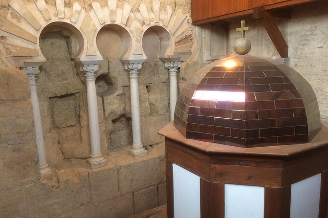 Visit in Spanish to the Cathedral Mosque. Does not include entrance ticket - Price and logistics: entry not included, but queues are handled