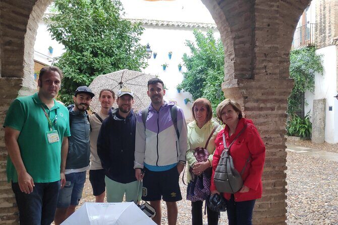 Walking Tour in Heritage center of Cordoba - Calleja de las Flores: The Famous Lane in 5 Minutes